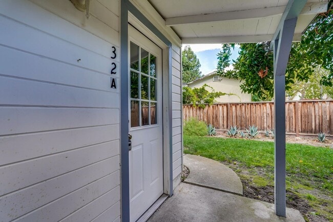 Photo - Private ADU with Fenced Yard, Indoor Laund... Casa