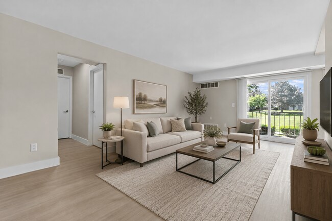 Sunnymede Apartments - Troy, MI