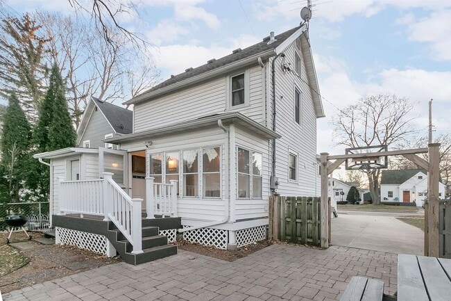 Building Photo - 959 Lawrence St