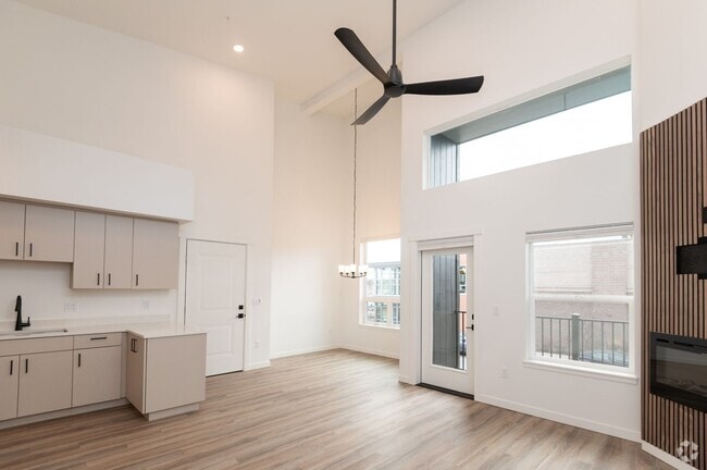 Building Photo - Colorado Apartment Unit 4