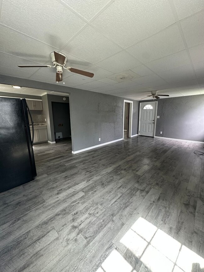 Photo - Large 3 Bed 1 bath