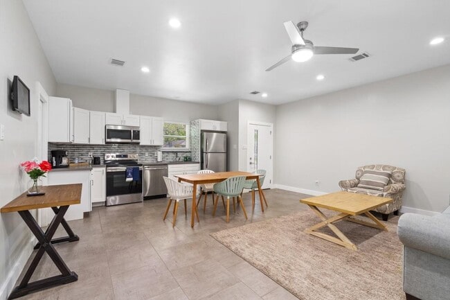 Photo - 7101 Foster St