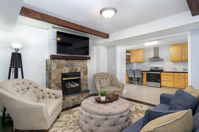 Photo - 1037 S Main St Unidad SI ID1590563P