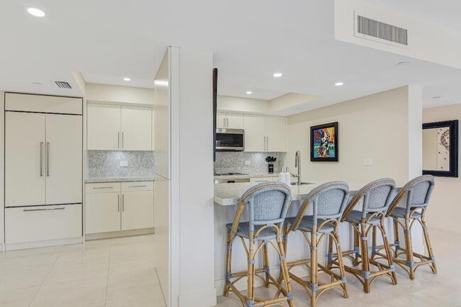 Photo - 100 SE 5th Ave Unit 305