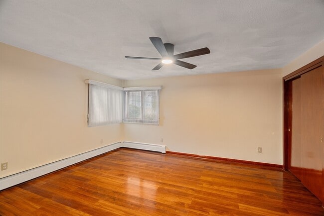 Photo - 25 Carr Rd Unit 2