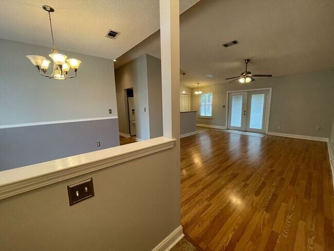 Photo - 8562 Vehlin Ct