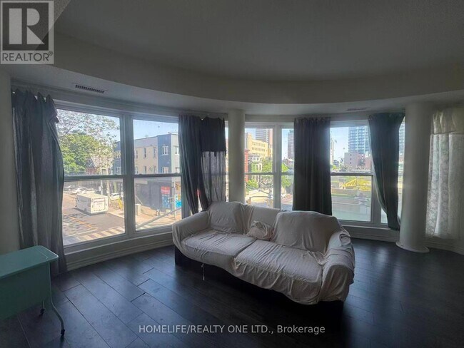 Photo - 135 James St S Unit 314