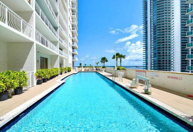1 SE 12th St Unit SI FL32-ID1026152P