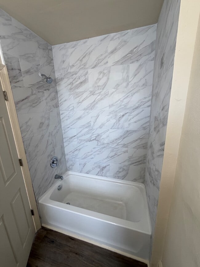 Photo - 1224 E 2nd St