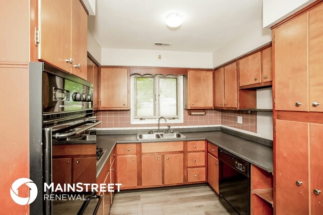 Photo - 57 N Devon Ave