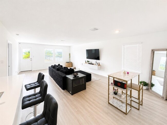 11212 Superior Bay Ln