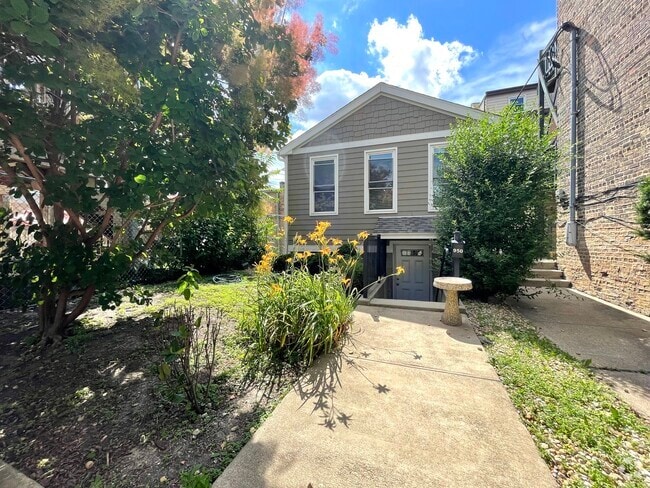 Building Photo - 950 N Noble St Rental