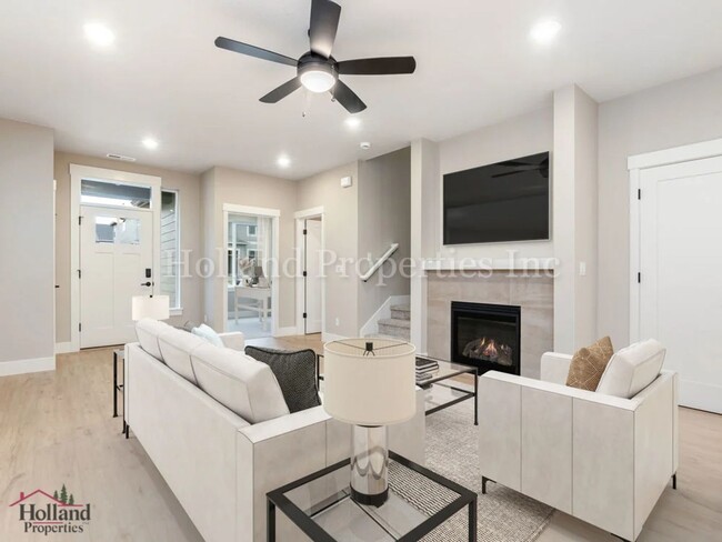 Photo - 8162 SE Reddington St
