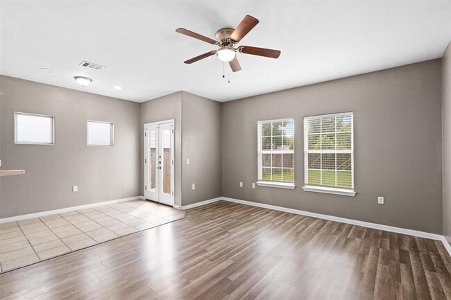 Photo - 7502 Lazy Creek Dr