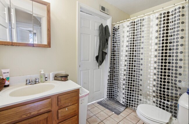 Photo - 132 Parker St Unidad 1