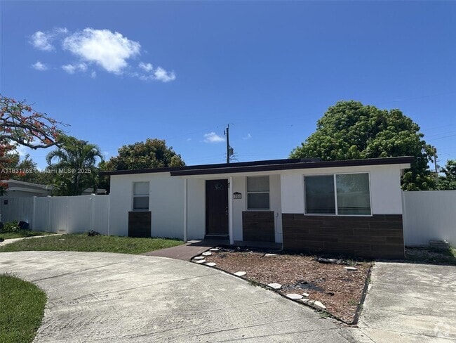 Building Photo - 1754 NE 48th Ct Rental