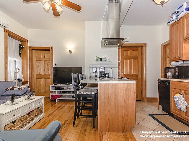 Building Photo - 107 Myrtle St Unit 2 Rental