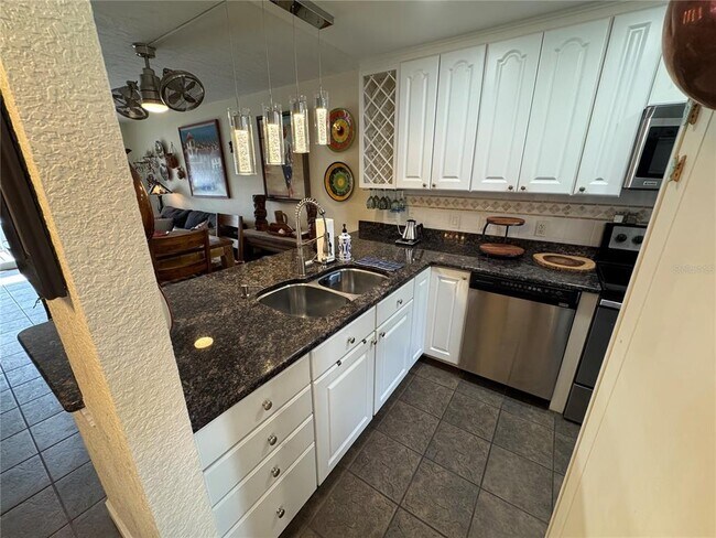 1400 Tarpon Center Dr Unit 206