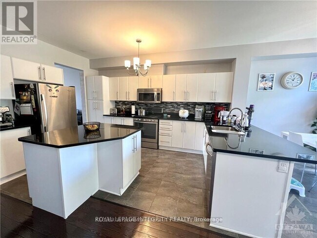 Photo - 140 Battersea Cres