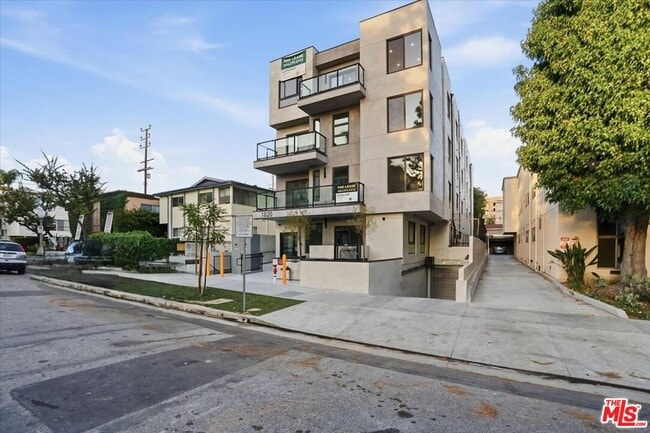 Photo - 1820 Prosser Ave Unit 301