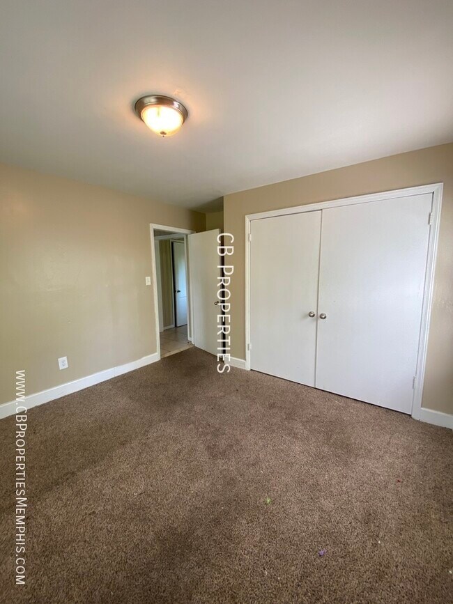 Photo - 912 Newell Rd