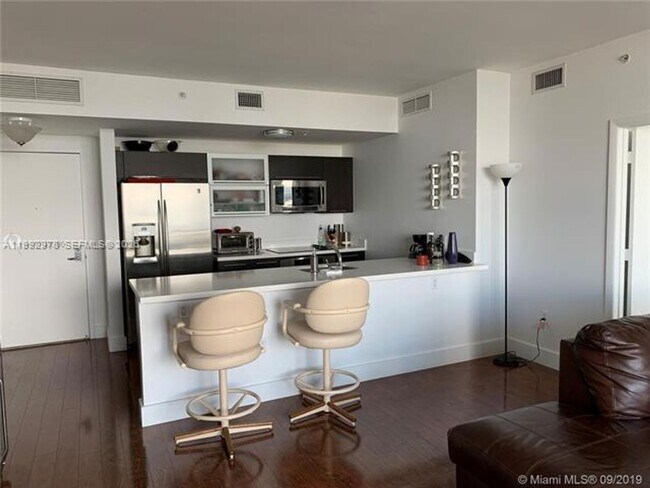 Photo - 90 SW 3rd St Unit 90 SW 3rd St # 4008