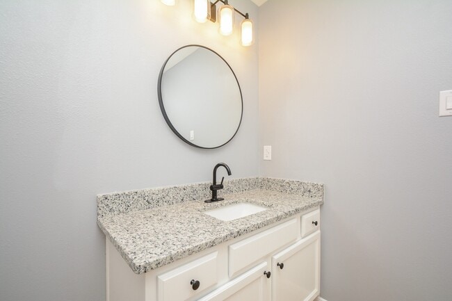 Building Photo - 6418 Waldron Dr Unit B