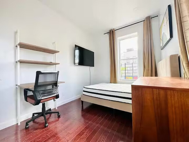 Building Photo - Crown Heights Room, HDTV, 24 min to Manhattan #537 Unit 2R