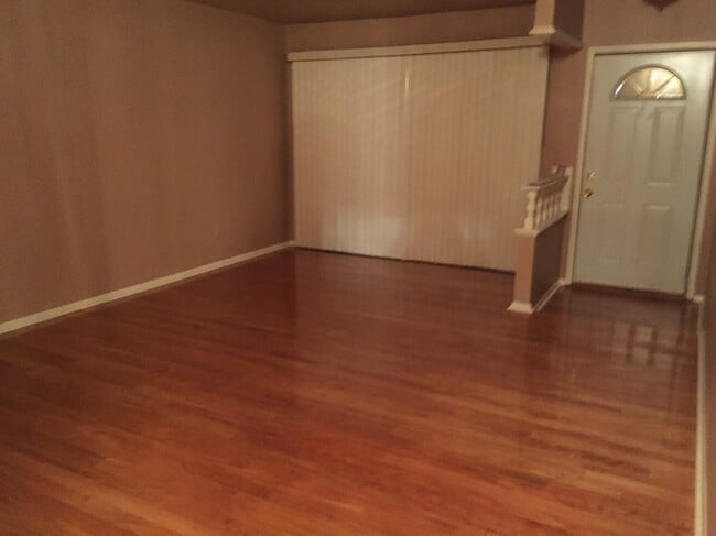 Photo - 2928 Belcher Dr