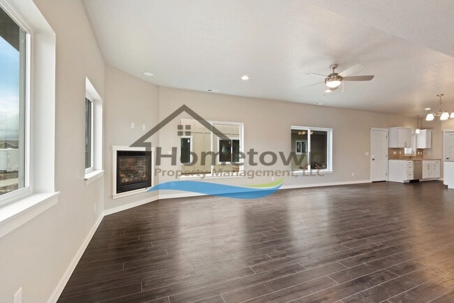 Photo - Very Nice Craftsman 3 Bedroom 2.5 Bathroom Home in Crown Pointe Estates, Post Falls!