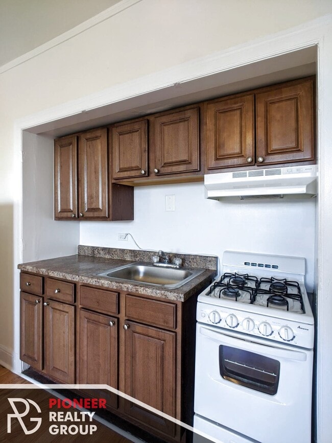 Photo - 3327 W Diversey Ave Unit 137