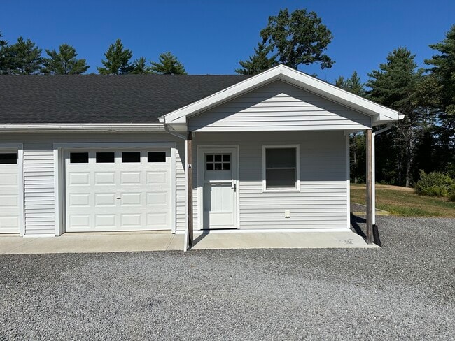 Building Photo - 19 Wileys Way Unit A