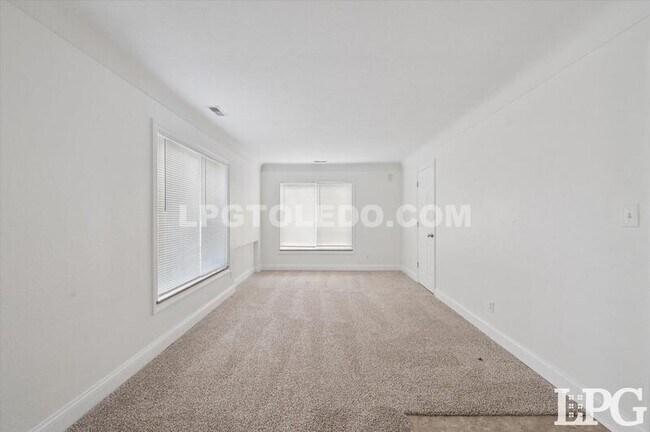 Photo - 3430 Douglas Rd Unit 3