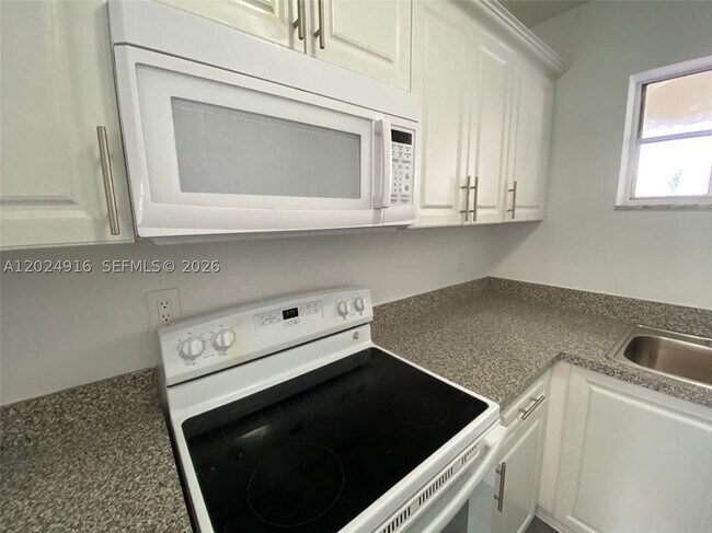 Photo - 2460 Taylor St Unit 1C