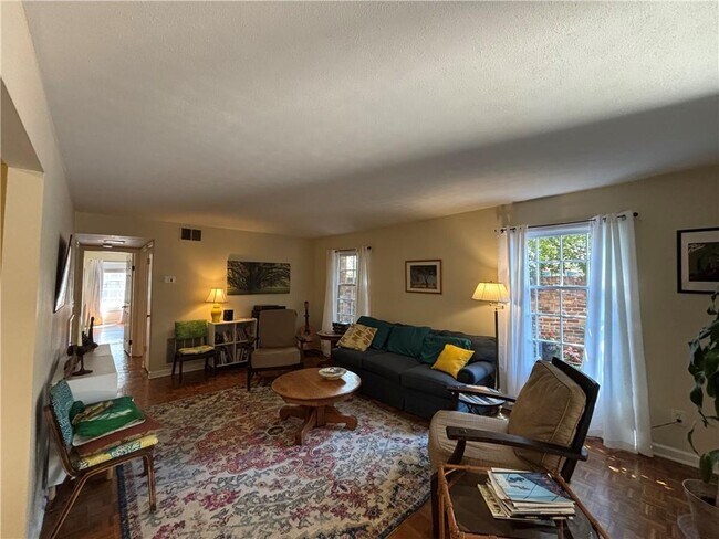 Photo - 3105 Colonial Way Unidad C