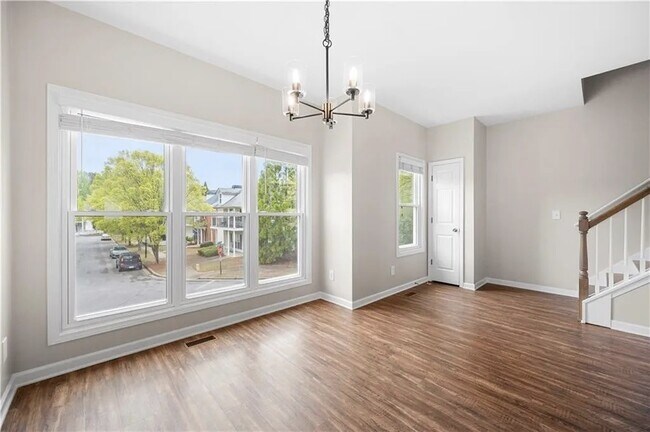 Photo - 4844 Liberty Plz