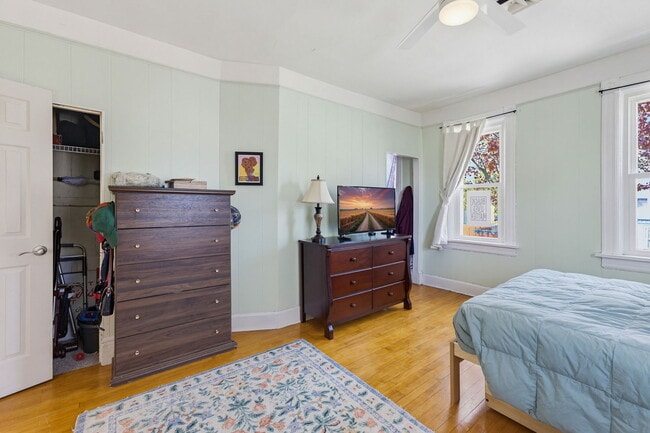 Photo - 2350 S Lenox St Unit 2352 S Lenox St