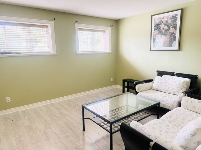 Building Photo - 3935 Southwood St