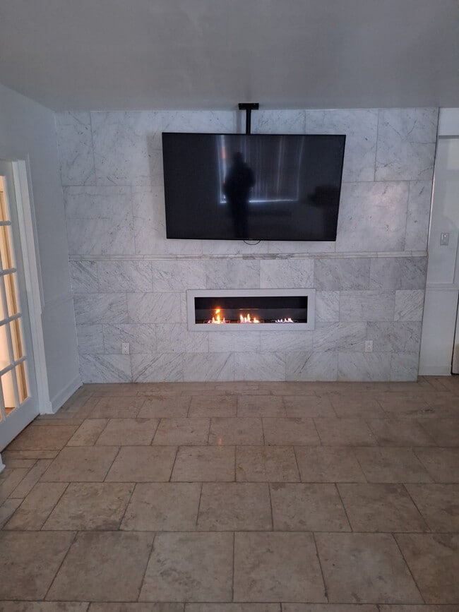 Building Photo - 7363 S South Shore Dr Unit 204