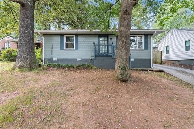 Photo - 1763 Pennington Pl SE