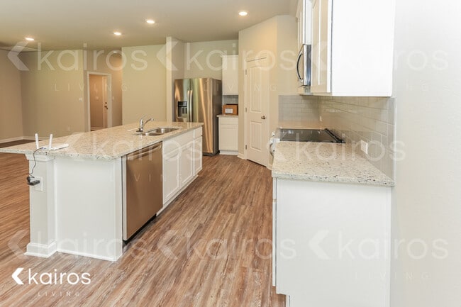 Photo - 30962 Clearview Ct