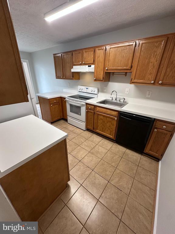 Photo - 104 Peridot Pl