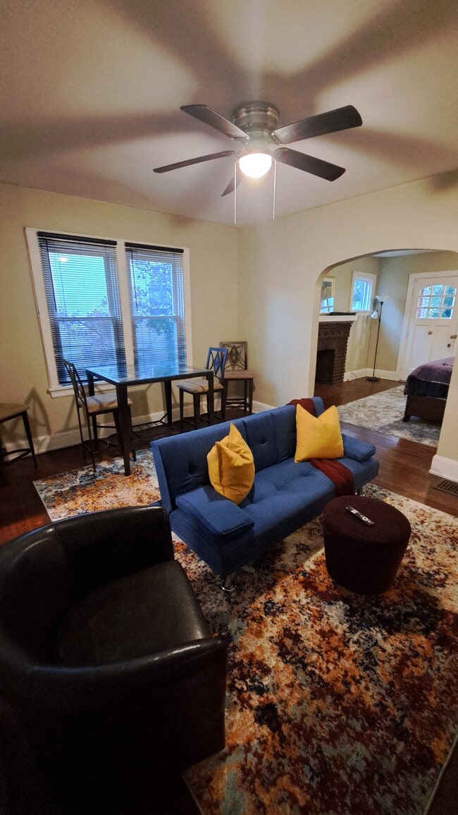 Building Photo - 2020 Highland Ave Unit #1