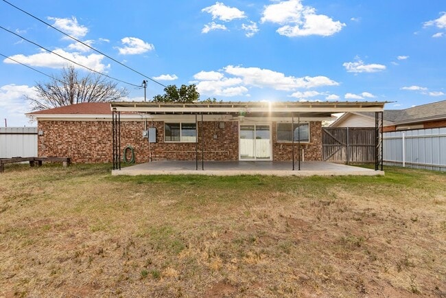 Photo - 5000 Buffalo Ave