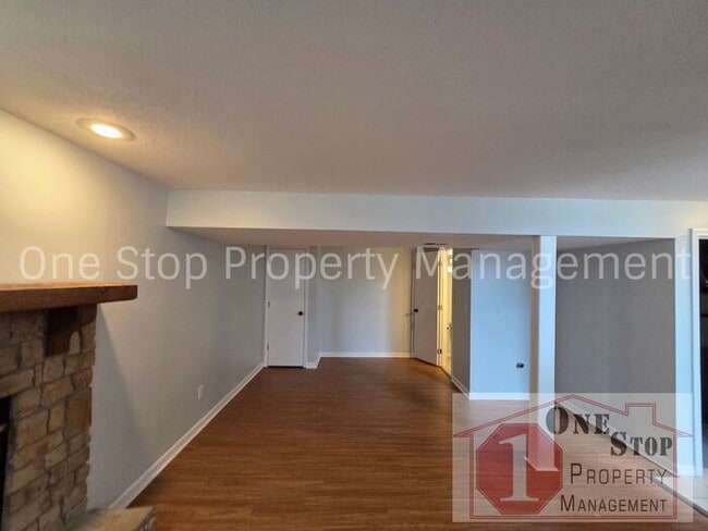 Photo - 3 bedroom 2.5 bathroom home in Parkville, MO!