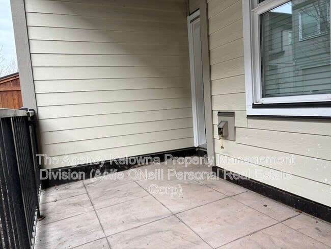 Photo - 1308 Rutland Rd N