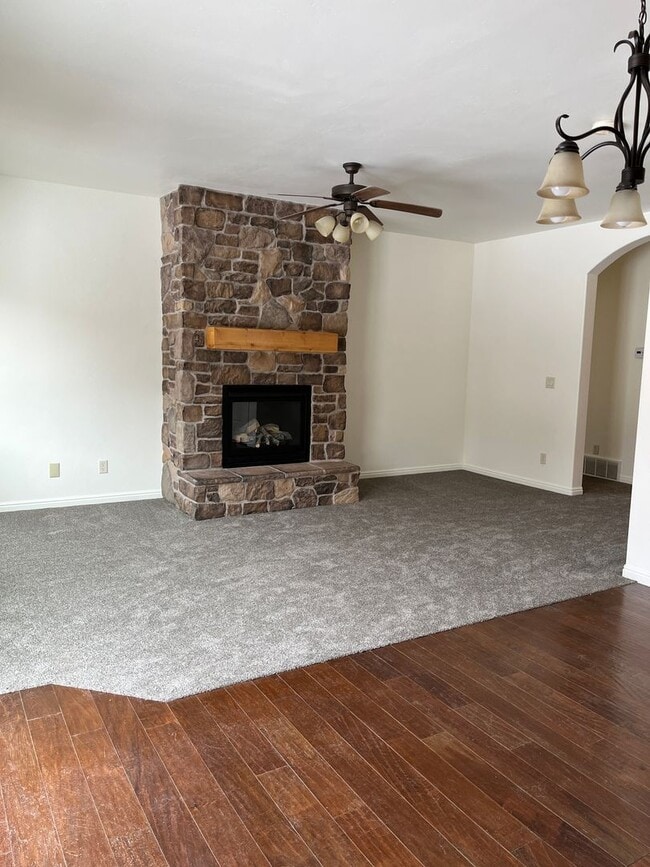 Photo - 1/2 Off 1st Months Rent!! 5 Bedrooms, 3 Ba...