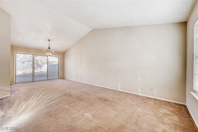 Photo - 395 Chadwick Cir