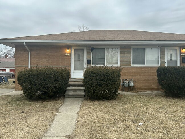 Building Photo - 1868 Hamilton Ave Rental