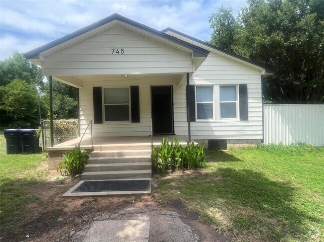 Building Photo - 745 SE 13th St Rental